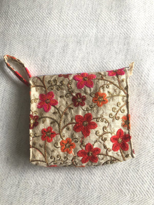 Open image in slideshow, Recycled Sari Pouch
